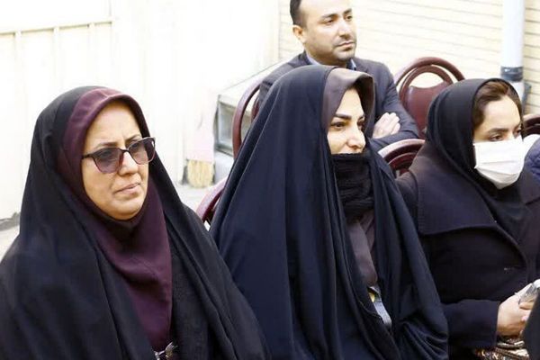 تجلیل از معلولان ذهنی و مربیان دلسوز در مرکز "دختران نیلوفر" فیروزکوه