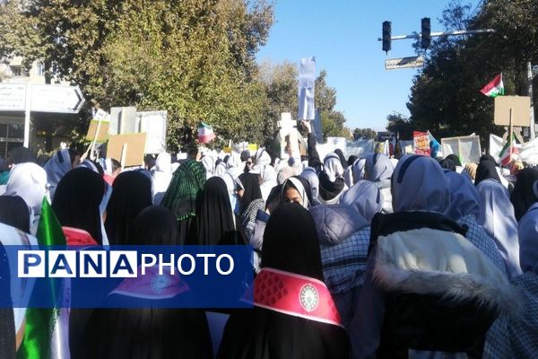 راهپیمایی یوم‌الله ۱۳ابان ماه در شهرستان نیشابور 