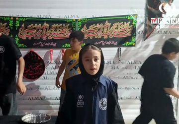 نوکری نوجوانان در راه عزاداران حسینی شهرستان رباط‌کریم