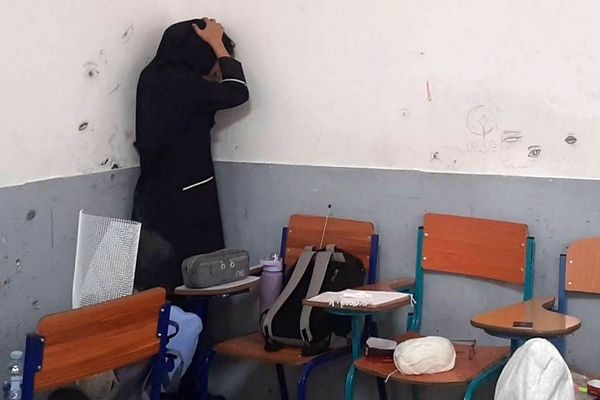 بیست و هفتمین مانور سراسری زلزله و ایمنی در دبیرستان دخترانه فرزانگان شهرقدس با شعار  مدرسه ایمن‌، جامعه تاب آور 