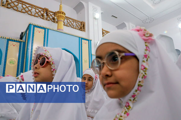 جشن تکلیف ۲۰۰ دانش آموز بانیاز ویژه مشهدی در رواق کودک حرم مطهر رضوی 
