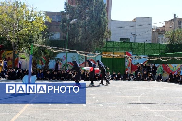 برگزاری جشنواره ورزشی در مدرسه شهید غیوری ناحیه یک شهرری