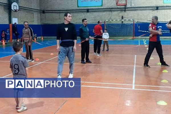 مسابقه ورزشی «روز پدر و پسری» طرح شهید خرازی در دبستان پسرانه علامه طباطبایی پیشوا