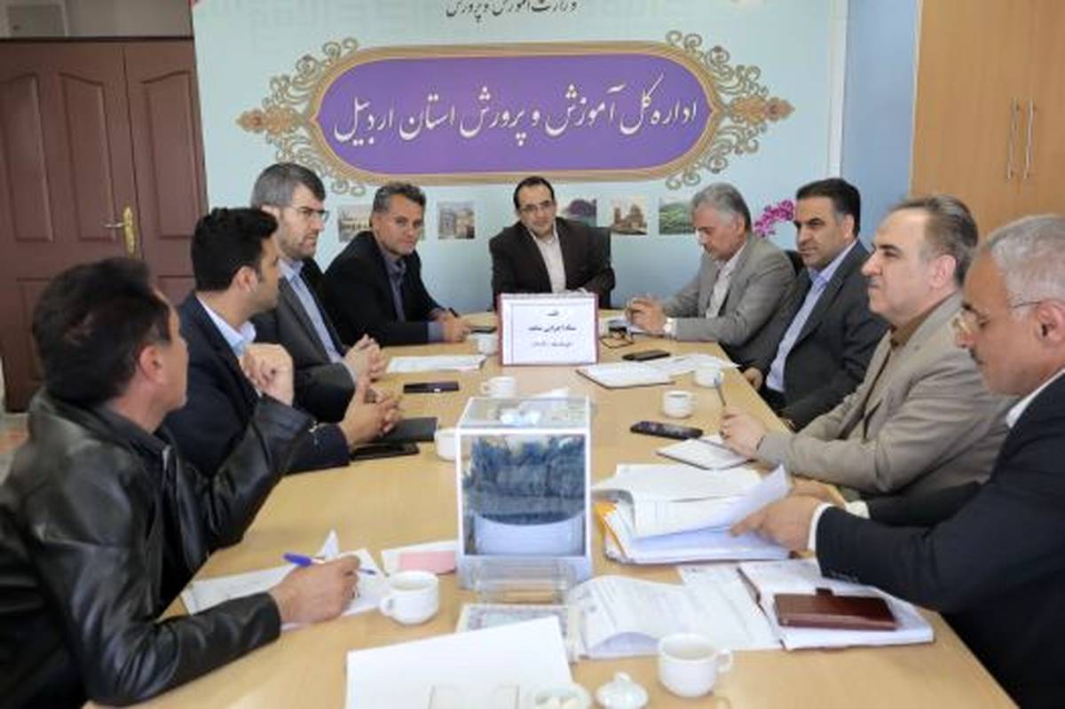 خدمت به خانوادههای معظم شهدا، ایثارگران و جانبازان، یک رسالت ملی و دینی است