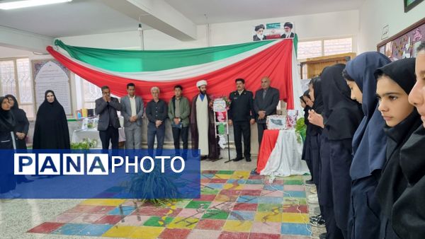 نواخته شدن زنگ کتاب و کتابخوانی در دبیرستان سمیه نوخندان