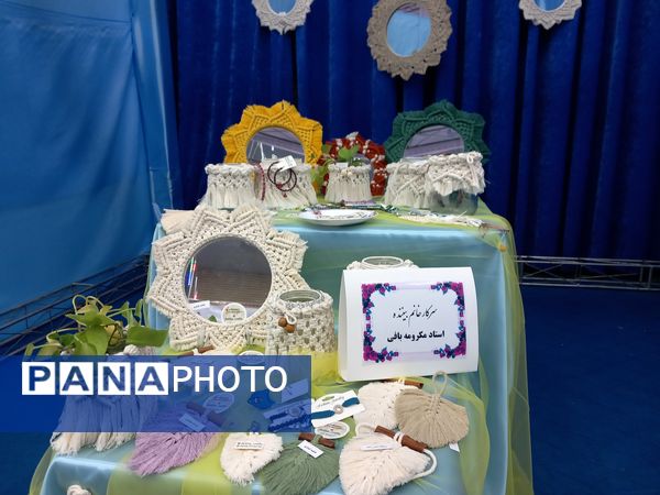 نمایشگاه دست سازه های هنری دختران آفتاب در دالقرآن سازمان فرهنگی شهرداری اسلامشهر