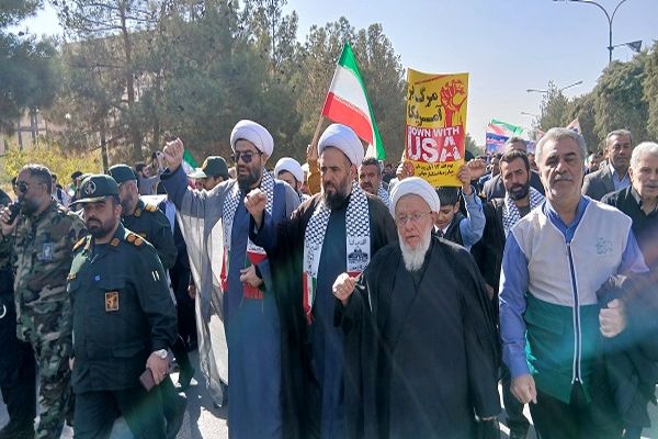 راهپیمایی 13 آبان در شهر مهستان