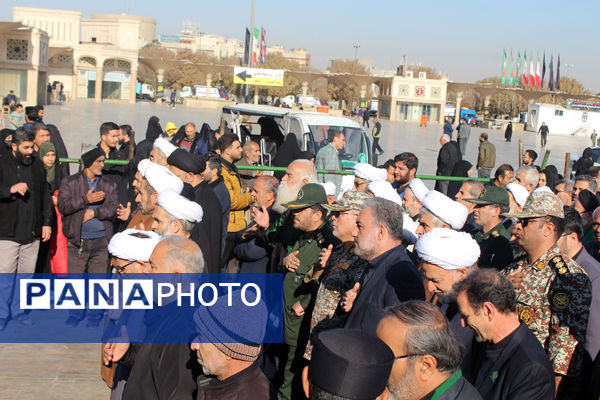 جلوه‌هایی از حضور نوجوانان در مراسم تشییع و خاکسپاری شهدای گمنام