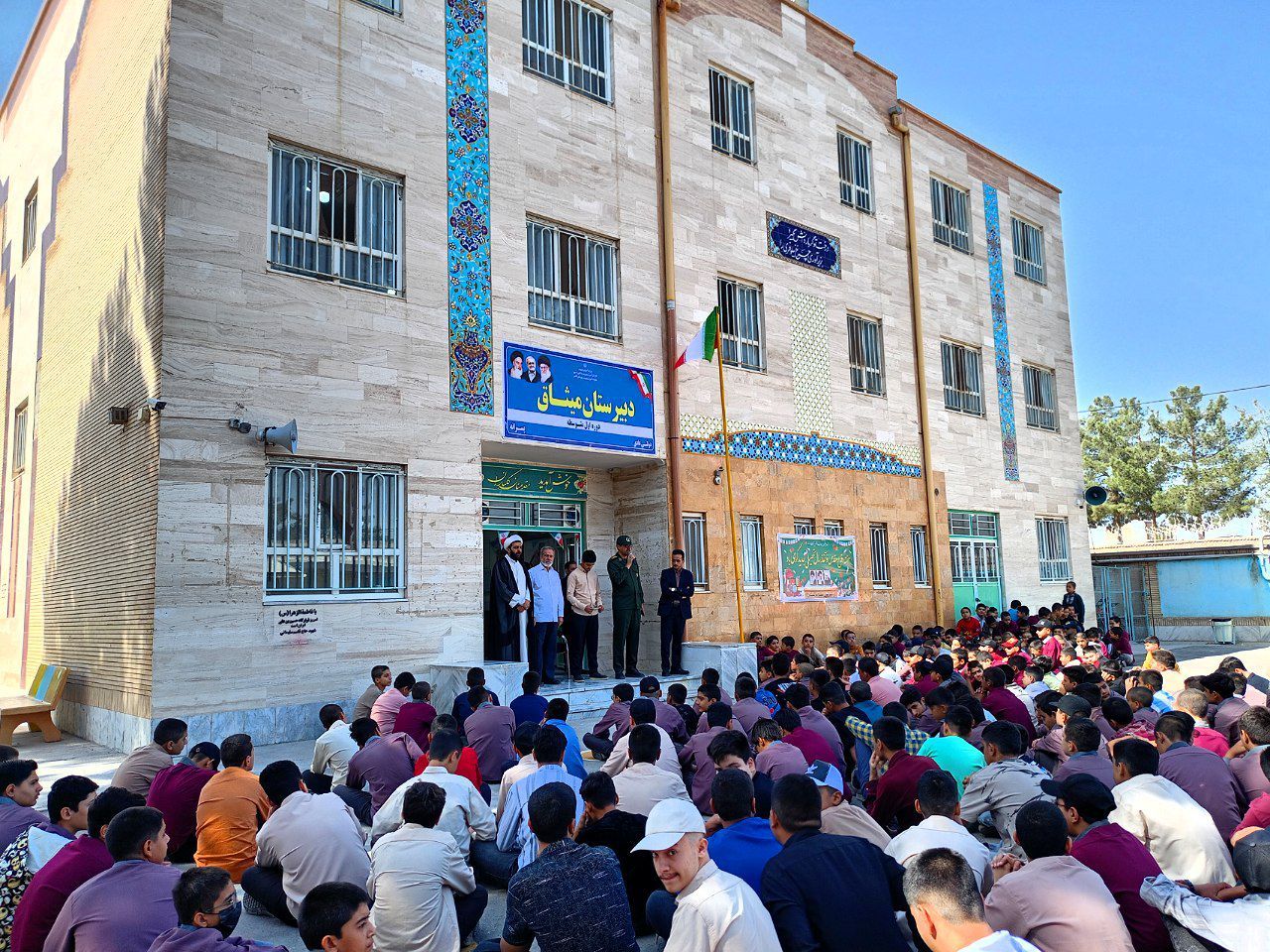 روایتی از دفاع مقدس در دل دبیرستان میثاق کاشمر