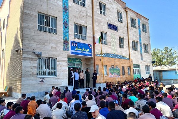 روایتی از دفاع مقدس در دل دبیرستان میثاق کاشمر