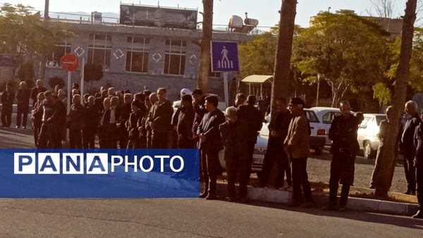 تشییع پیکر و خاکسپاری پدر شهید عجمی فدافن در گلزار شهدای روستای فدافن