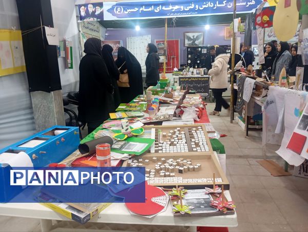 بازدید دانش آموزان هنرستان شهیدشهیدی از نمایشگاه پژوهش و فناوری در خلیل آباد 