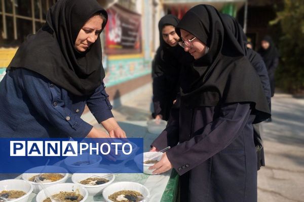 آیین فاطمیه با پخت آش نذری و مراسم عزاداری در دبیرستان شاهد صدیقه طاهره(س) اسلامشهر