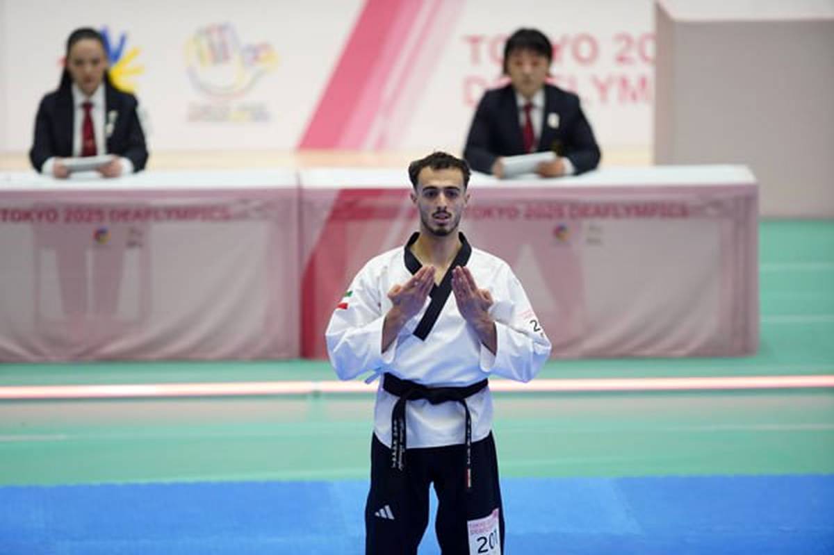 کسب چهاردهمین مدال کاروان ایران به رنگ نقره در  پومسه انفرادی/ رضاصفت نایب قهرمان شد