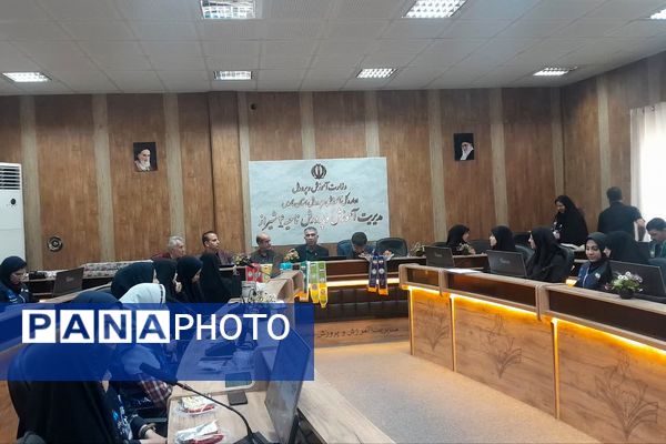 نشست صمیمی مدیر و معاون پرورشی ناحیه 4 شیراز با مربیان، پیشتازان و خبرنگاران پانا