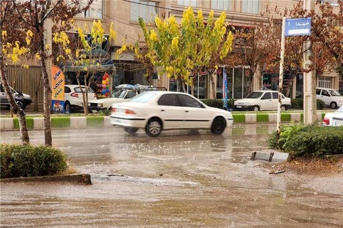 بارش باران و وزش شدید باد در بخشهای وسیعی از کشور