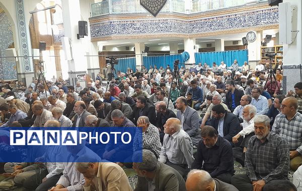 تجدید میثاق سرپرست آموزش وپرورش منطقه پردیس با شهدای گمنام