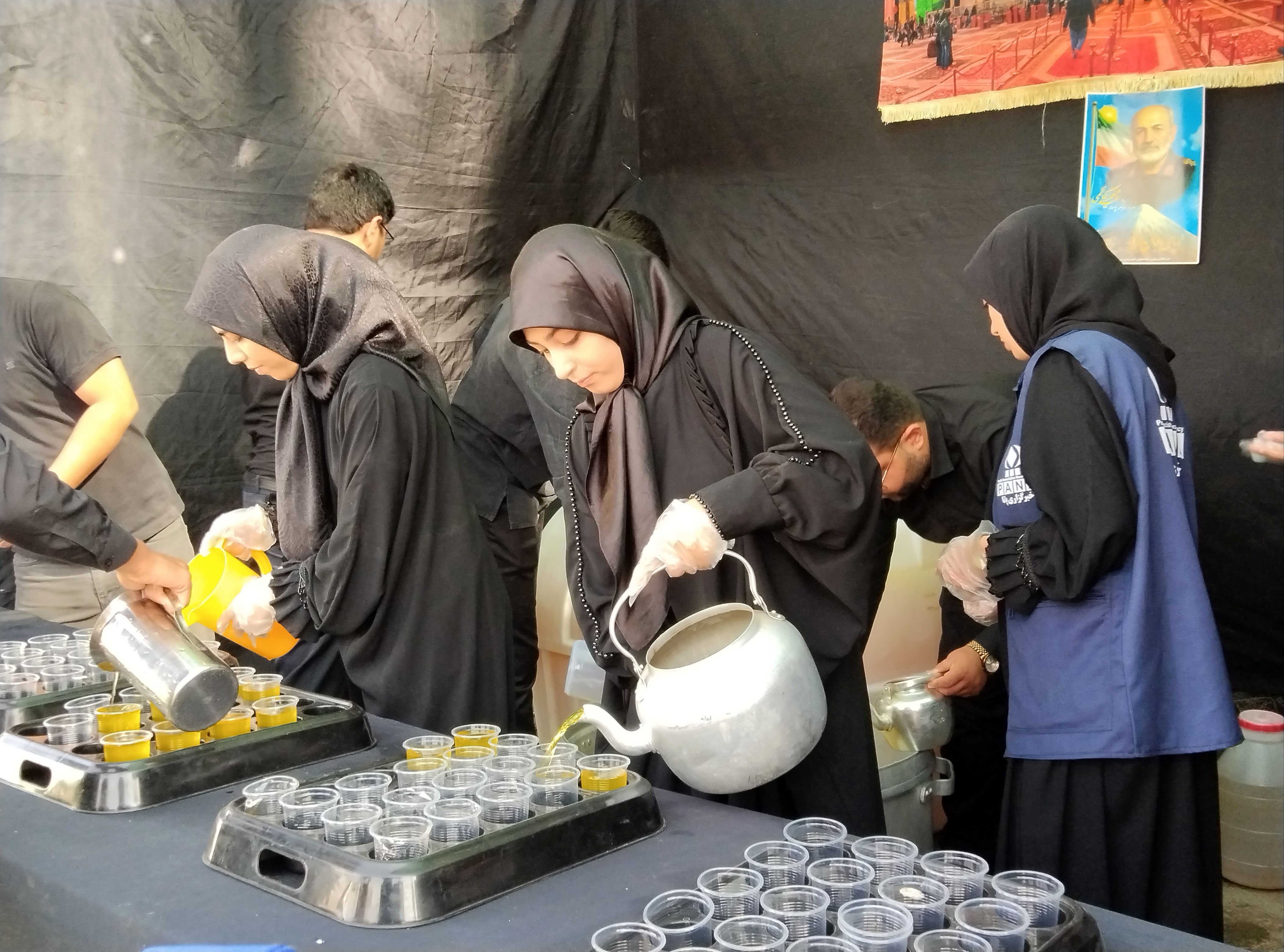 خدمت‌رسانی موکب‌‌های سازمان دانش‌آموزی و اداره‌کل آموزش و پرورش خراسان جنوبی به زائران جامانده اربعین در بیرجند