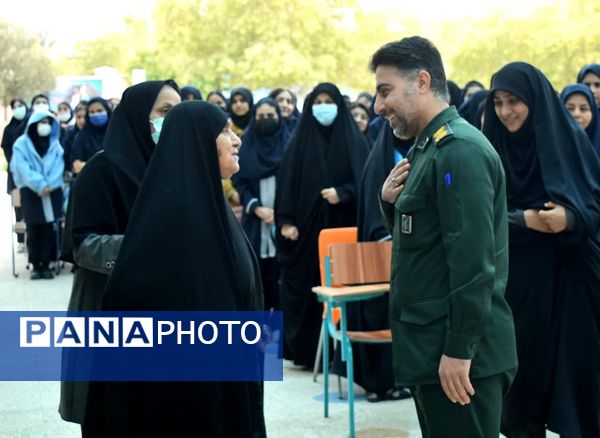 یادواره «لاله‌های روشن» در جم؛ بزرگداشت دانش‌آموز شهید حسین صافی در ریحانه‌النبی