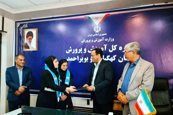 تجلیل رئیس مجلس دانش‌آموزی کهگیلویه و بویراحمد از مدیرکل آموزش و پرورش به مناسبت هفته معلم