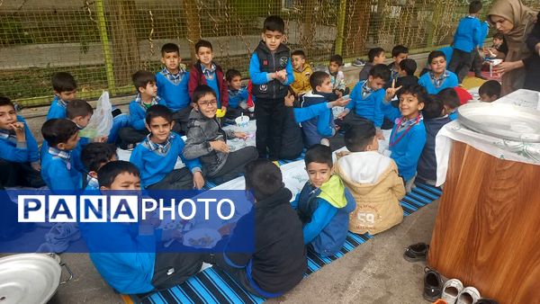 جشن روز دانش‌آموز در دبستان شهید رسول نم‌نبات ناحیه ۴ اصفهان 