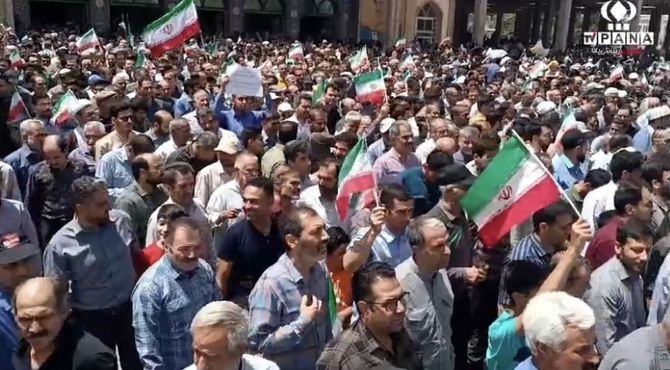 خروش بی‌سابقه مردم اراک در نماز جمعه و راهپیمایی جمعه خشم و نصر