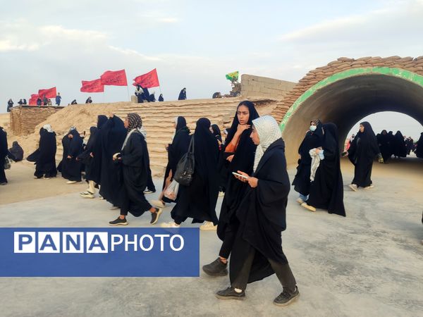 کاروان‌ دانش‌آموزی دختران در راهیان نور یادمان شهدای شلمچه
