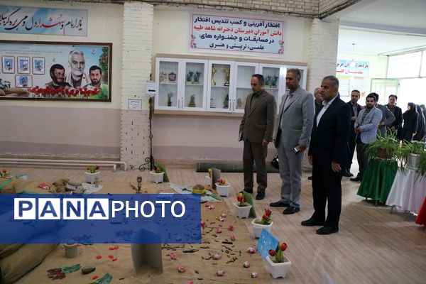 تجلیل مدیرکل آموزش و پرورش آذربایجان غربی از دانشآموز سخنران در نشست با رئیس جمهور