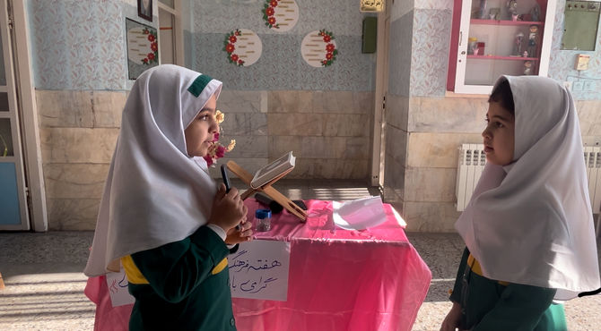 جشنواره قصه گویی در آموزشگاه فاطمیه شهرستان خاتم 