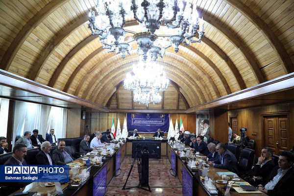 نشست مشترک مرکز پژوهش‌های مجلس شورای اسلامی و معاونان و مدیران امور مجلس وزارتخانه ها