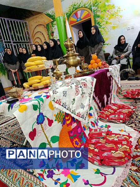 جشن یلدا در دبیرستان نمونه اندیشه 