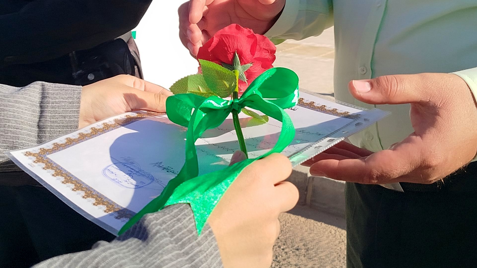 گرامیداشت هفته نیرو انتظامی در دبیرستان گوهرشاد