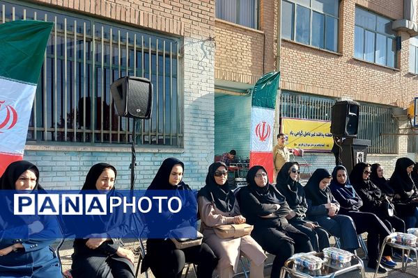 نواختن زنگ پدافند غیرعامل در هنرستان کوثر باقرشهر 