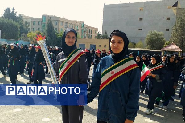 المپیاد ورزشی درون مدرسه‌ای در دبیرستان شهید همت شهرستان ملارد