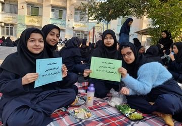 صبحانه سلامت در دبیرستان دخترانه شاهد فیض شیراز
