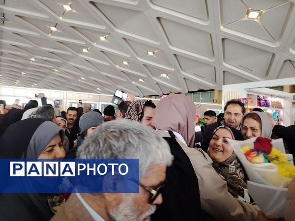 بازگشت کاروان‌های دانش‌آموزی حج عمره از ۶ استان کشور از ایستگا ه پروازی مشهد