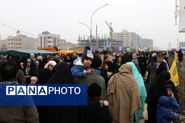 جلوه های حضور خادمان نوجوان در شادپیمایی مسجد جمکران