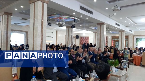 آیین تکریم از معلمان نمونه استانی و منطقه‌ای و تجلیل از بازنشستگان آموزش و پرورش استثنایی