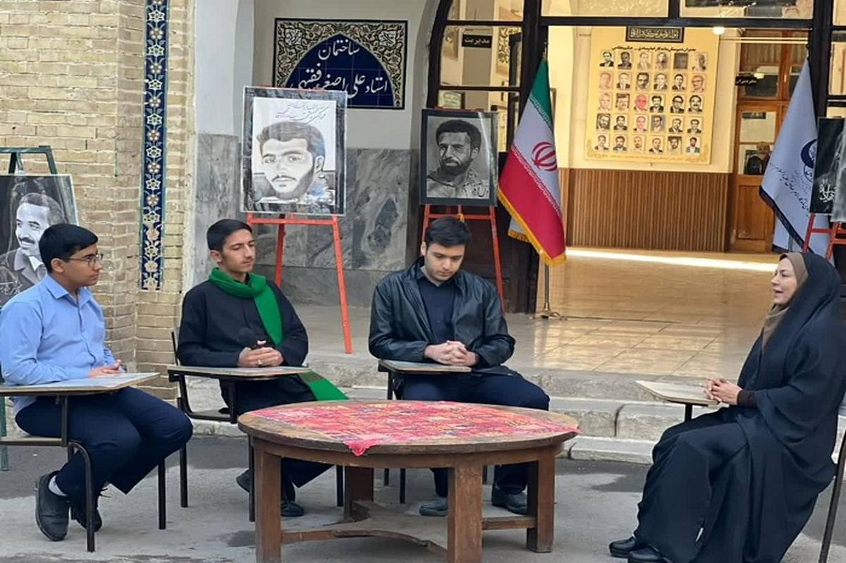 اجرای برنامه زنده تلویزیونی «صبحانه» از دبیرستان ماندگار امام صادق(ع) قم