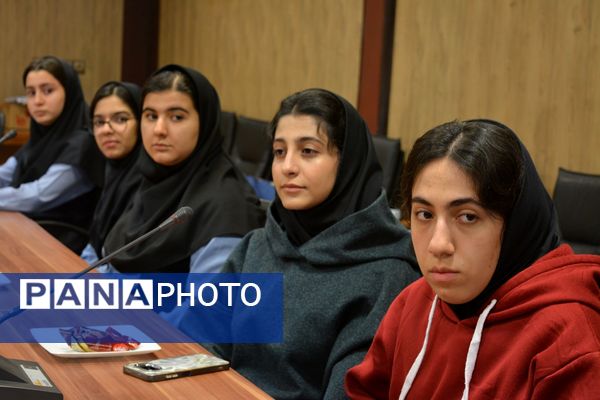 تقدیر از برگزیدگان لیگ جت در سالن فرهنگ بهارستان‌دو