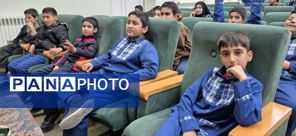 دانش آموزان دبستان امیر آقایی مهمان برنامه پرنشاط جوانه های کانون لقمان کاشمر