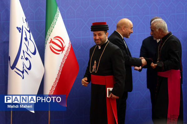 ورود مهمانان مراسم تحلیف رئیس‌جمهوری به مجلس شورای اسلامی 