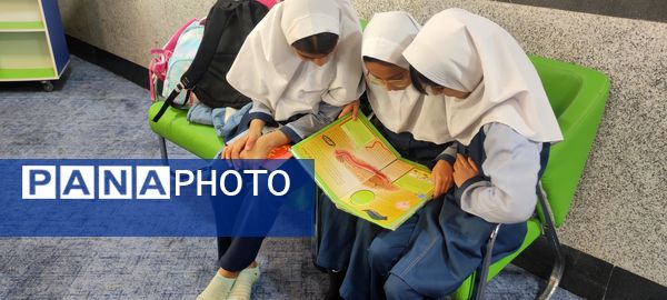 بازدید دانش آموزان مدرسه شهید خاقانی شیروان از کتابخانه اندیشه‌‌ در هفته کتاب و کتابخوانی