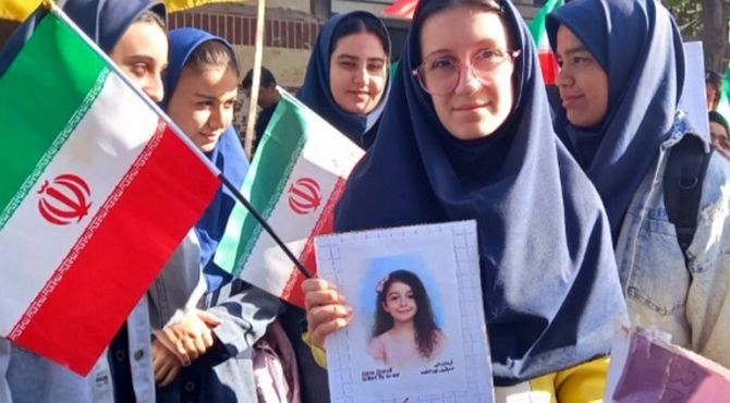 قدرت ما در دانش است نه در سلاح