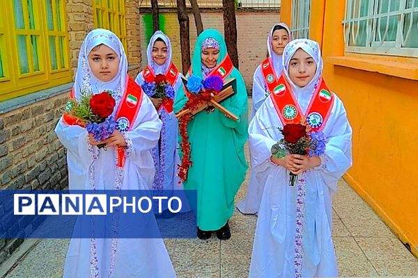 مراسم «لاله‌های روشن» در دبستان دکتر کیهانی 