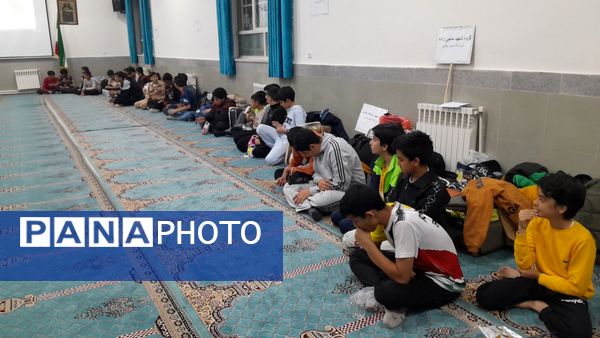 برپایی اردوی شبانه مقاومت در دبیرستان شهید بهشتی