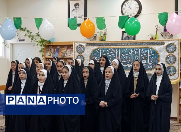 تقدیر از مادر شهید مهدی زاهدلویی در کتابخانه امام علی(ع) قم