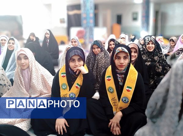 حضور پرشور دانش‌آموزان لرستانی در مراسم اعتکاف 