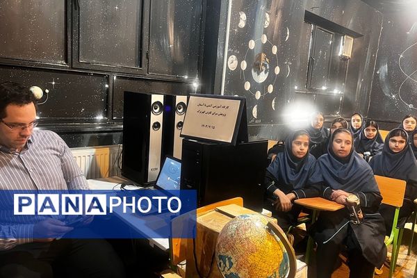  پژوهش‌سرای دانش‌آموزی کاوش کهریزک در هفته جهانی فضا 
