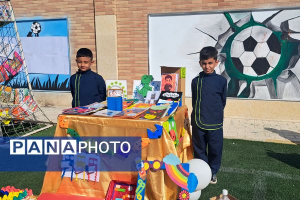  برپایی نمایشگاه  آثار دانش‌آموزان در مدرسه غیاث‌الدین جمشید کاشانی ملارد 